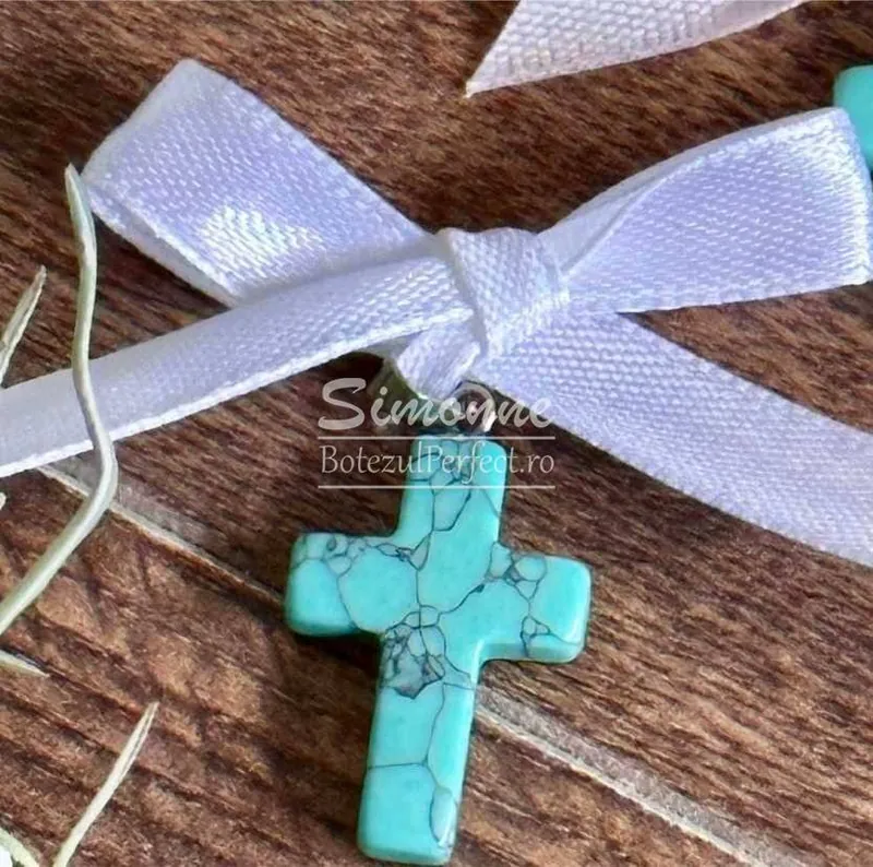 Cruciuliță marturie din piatră howlit