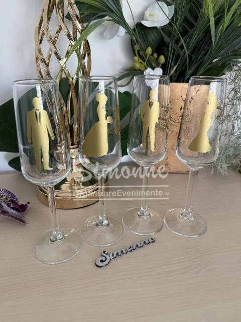 Pahare personalizate cu nume și dată pentru miri și nași